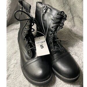 Cat & Jack Boots NWT (5)